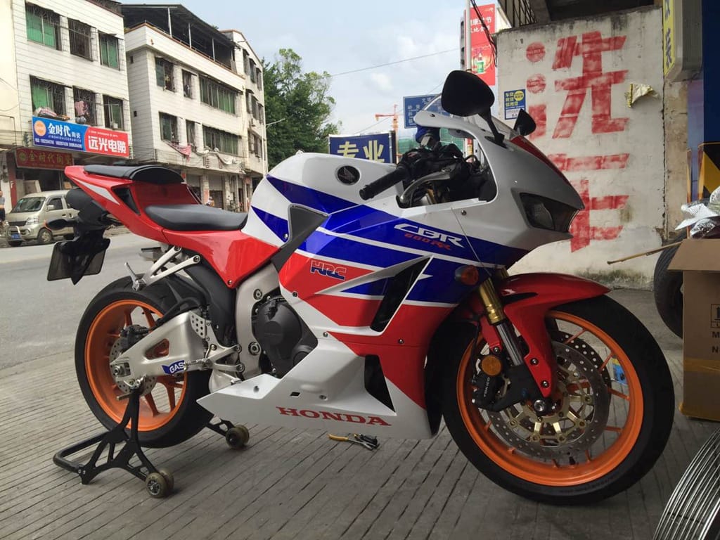 Customer photo review of ---AU STOCKING---Fit Honda CBR600RR 2009 - 2012 Matt Black Fairing Kit