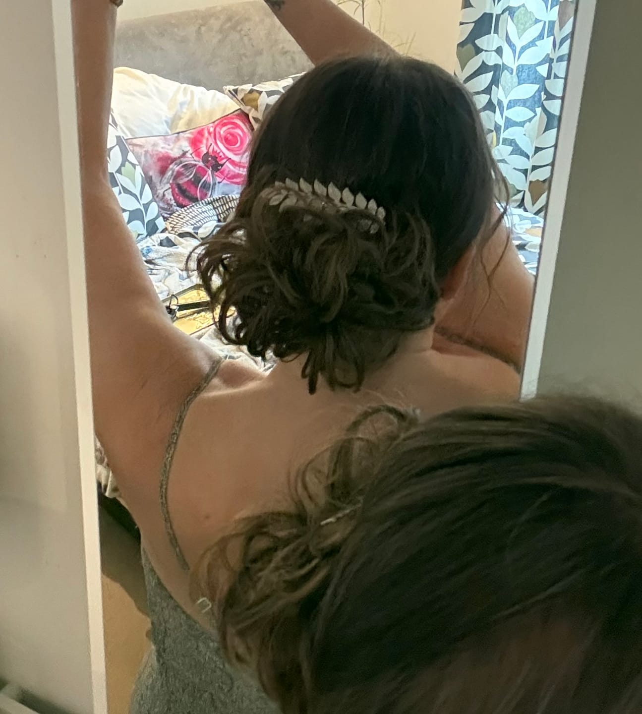 Customer photo review of Stranded Mini Messy Bun - #8/10 Baby Bronde