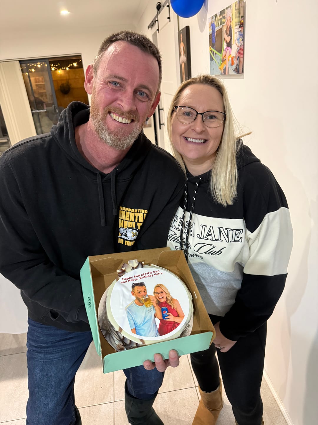 Customer photo review of 20 cm Pre-cut Circle Custom Edible Icing Image