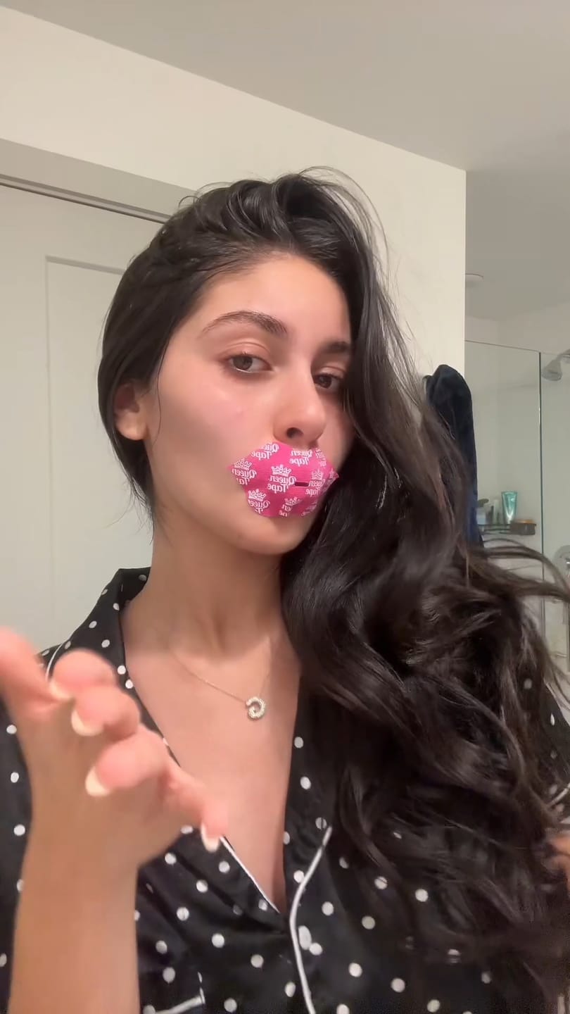 Customer photo review of Plump Tape · Cinta Labial Voluminizadora de Noche