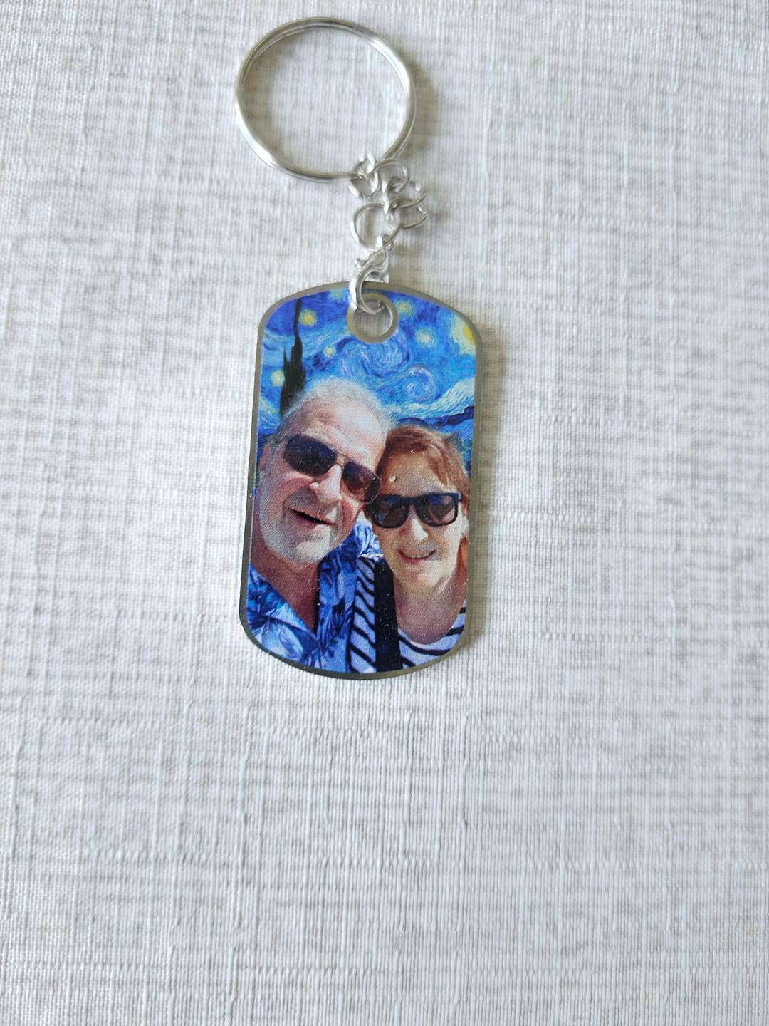 Customer photo review of Ons jubileum (Van Gogh-stijl) - Gepersonaliseerde metalen sleutelhanger