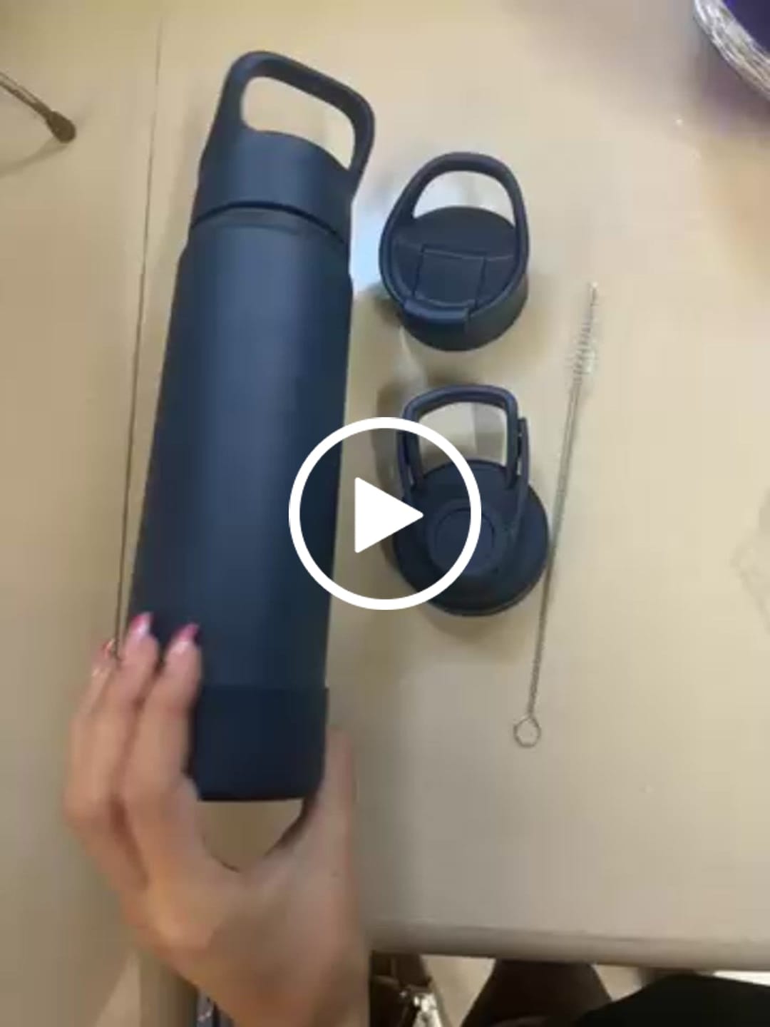 Customer video review of MONOCHROME Edition | Voyager Water Bottle | 620ml