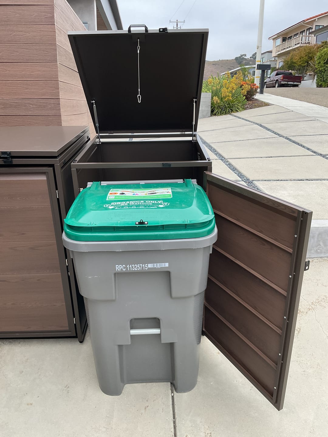 Customer photo review of MisterBin® Garbage Bin Enclosure