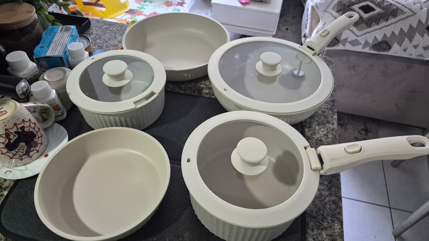 Customer photo review of Juego de Ollas con Mango Retractil