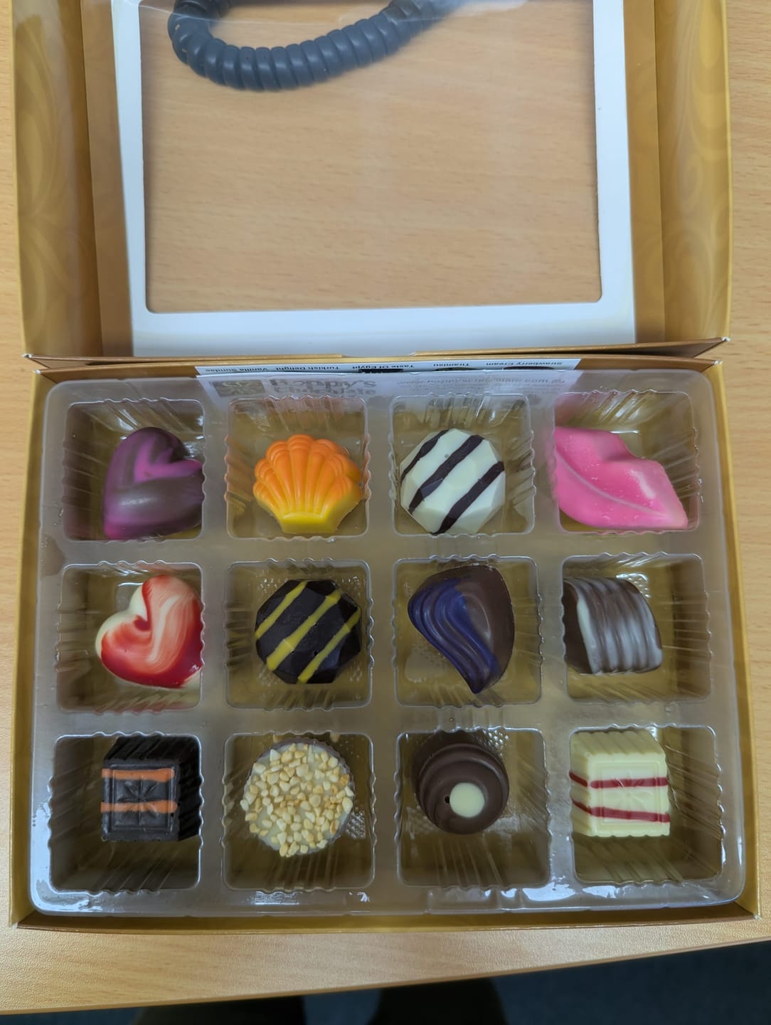 Customer photo review of Gift Box 12 gourmet chocolates