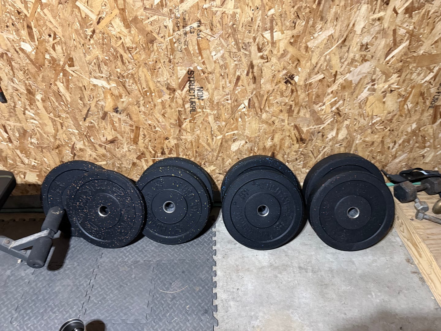 Customer photo review of URA-MAX COLORED Bumper Plate Sets