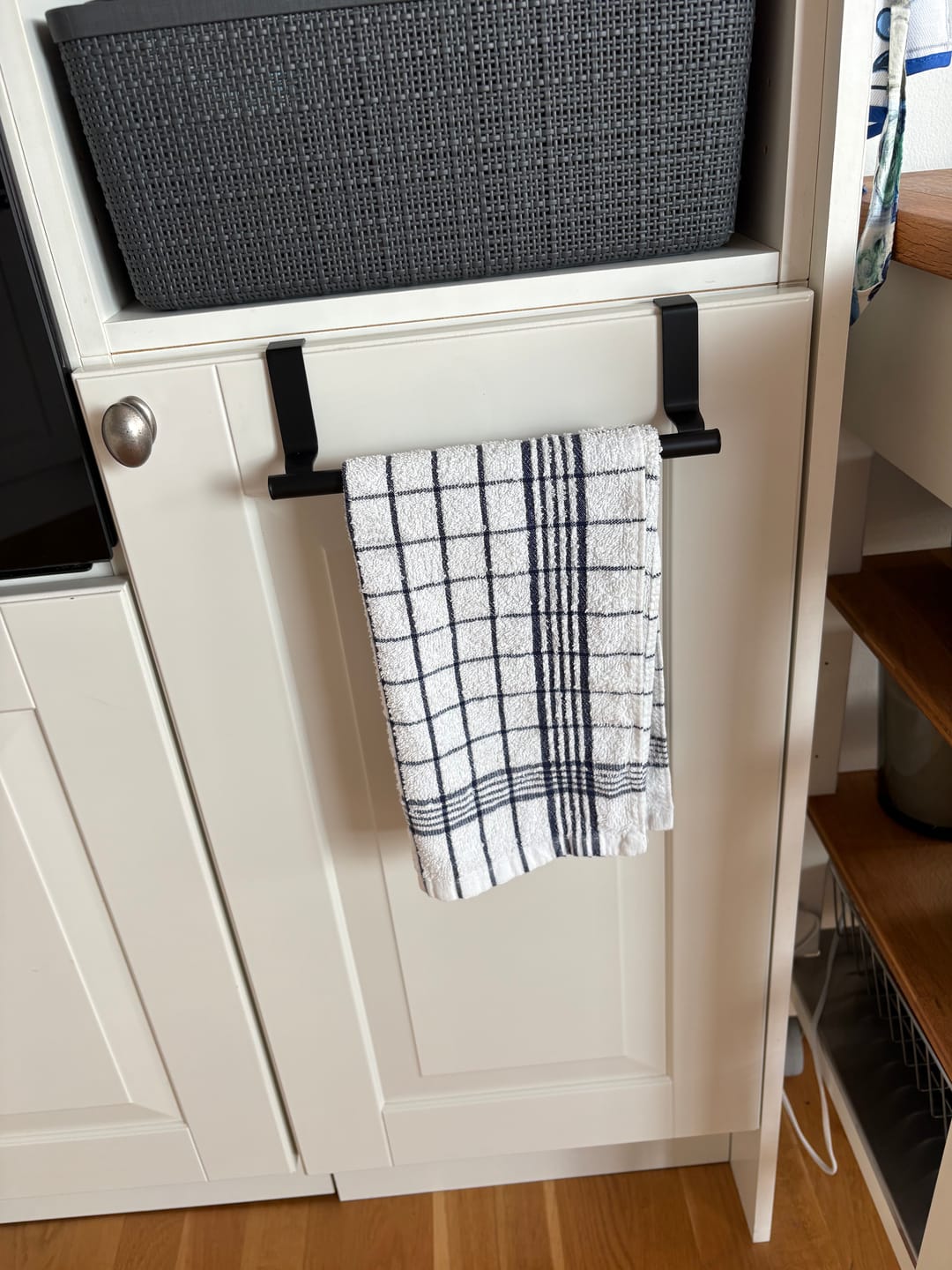 Customer photo review of Håndkleholder, sort rustfritt metall