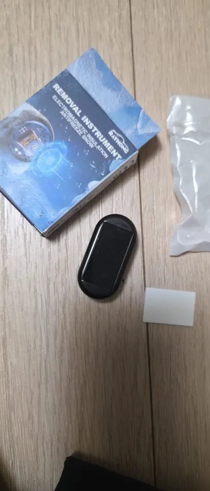 Customer photo review of Electromagnetic Solar Car Snow Remover | Antifreeze Windshield De-Icer