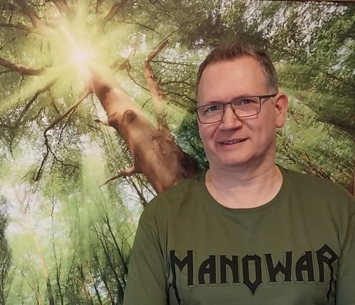 Customer photo review of Manowar T-Shirt Sign Of The Hammer Stripes - Black On Military Green