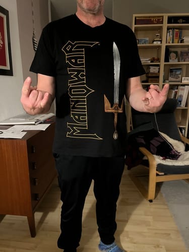 Customer photo review of MANOWAR T-SHIRT SWORD VERTICAL YELLOW LOGO