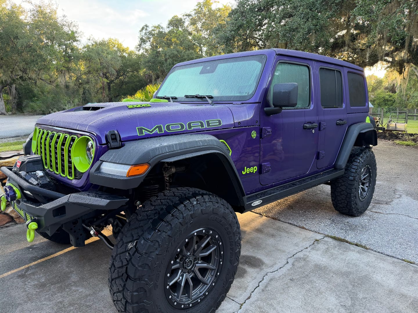 Customer photo review of Aftermarket Updated Style Grille (Fits JL/JT)