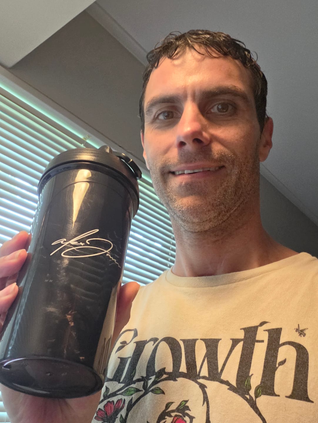 Customer photo review of 🎁 Alex Jones Shaker Bottle (100% off)