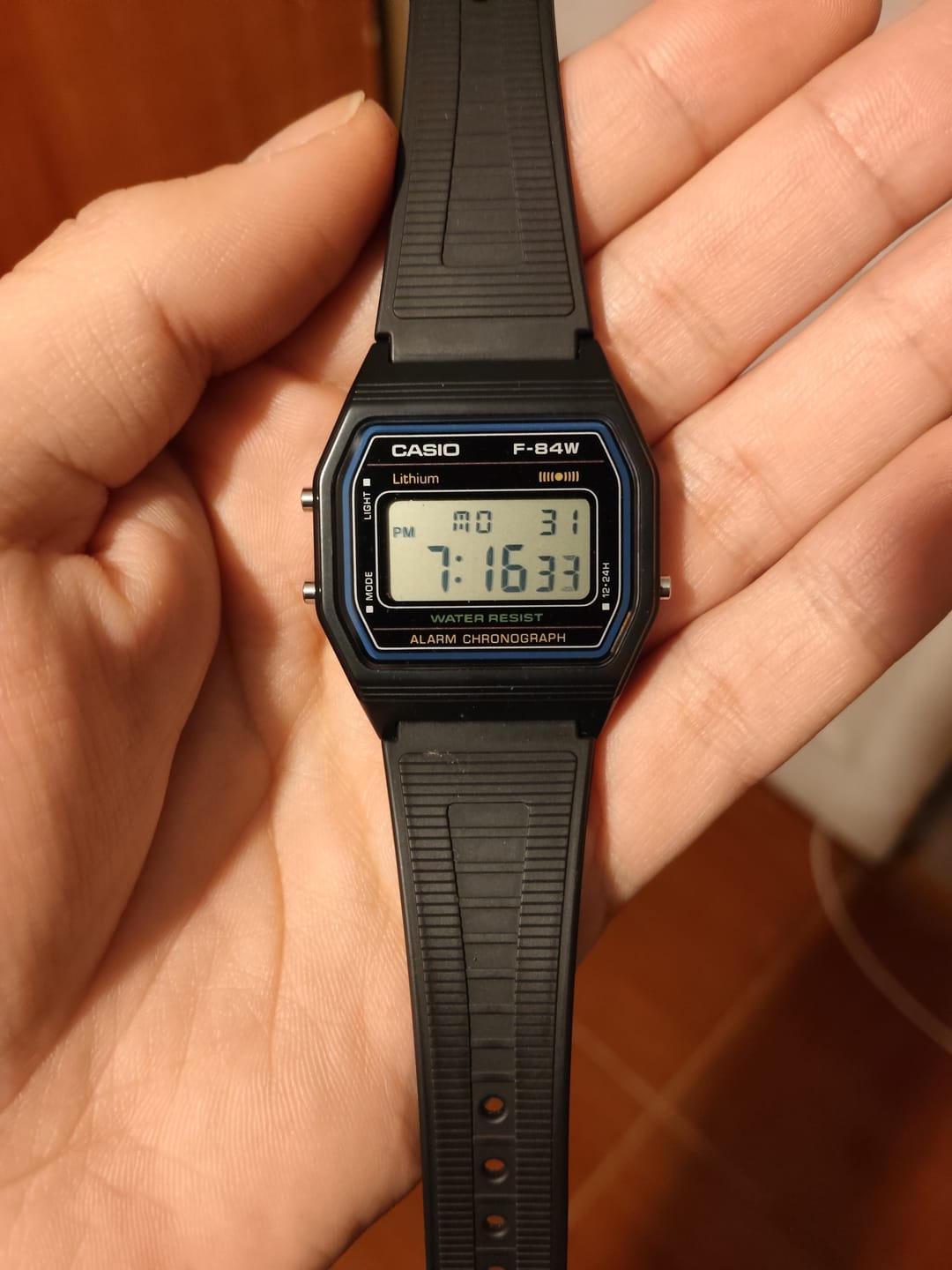 Customer photo review of Reloj Casio Vintage F-84W-1 Mercado Japonés JDM