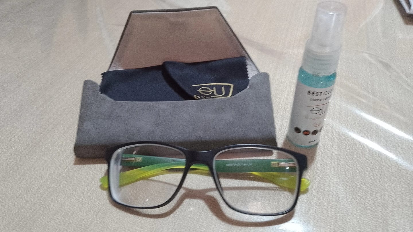 Customer photo review of Óculos de Grau Thunder