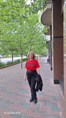 Customer photo review of Manowar T-Shirt Sign Of The Hammer Stripes - Black On Red 2023