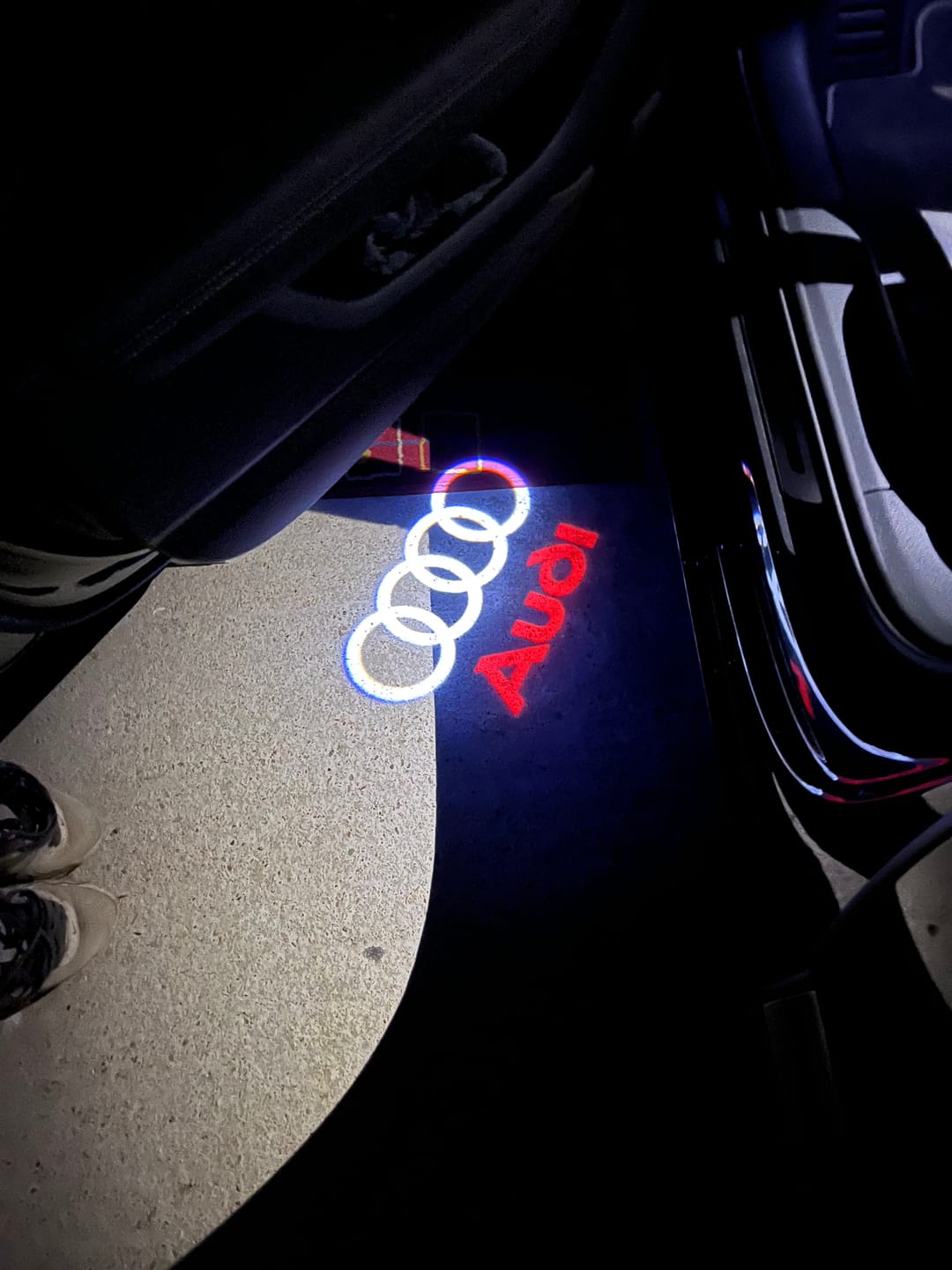 Customer photo review of Projecteur Led Porte Logo Audi