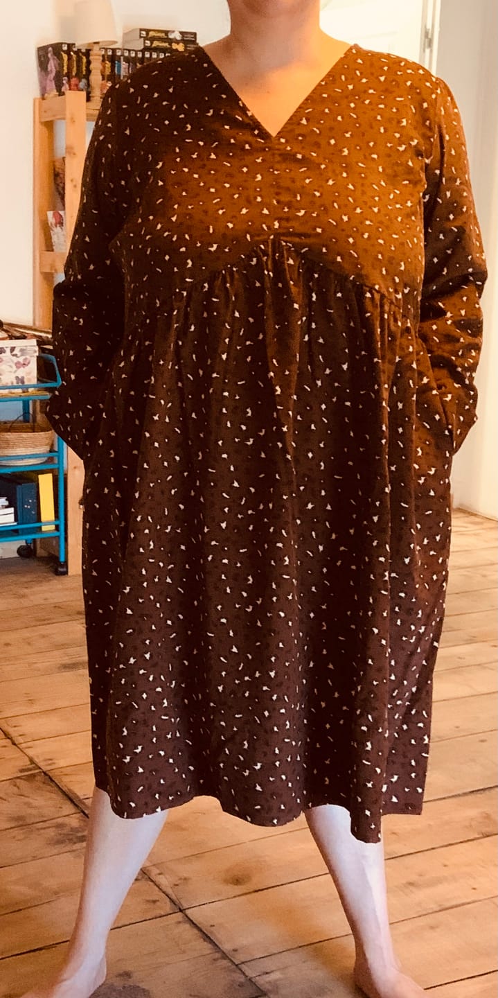 Customer photo review of Robe Edonie coupe midi - Velours milleraies Léo choco