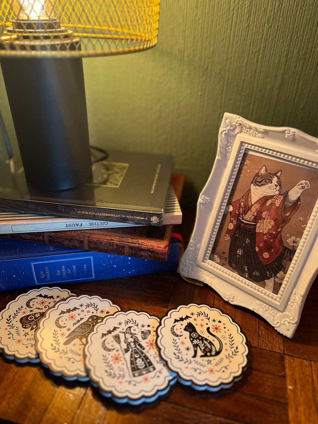 Customer photo review of Summerween Untersetzer-Set – Folk-Art-Look (Hexe, Katze, Rabe, Motte)