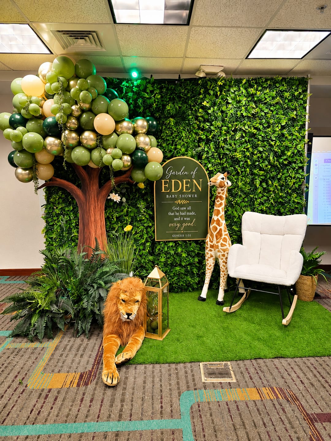 Customer photo review of 8*8ft Artificial Grass Wall Backdrop ALFWL151-Perfect for Weddings, Parties & Event Decor