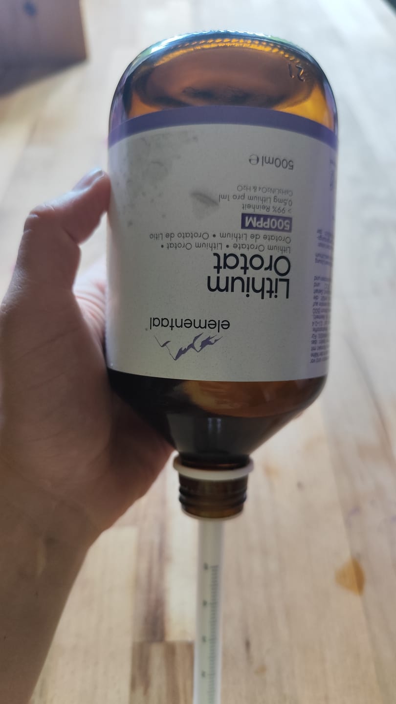 Customer photo review of 2 x 500ml Lithium Orotat | inkl. Dosierspritzen, Messbechern & Pipetten