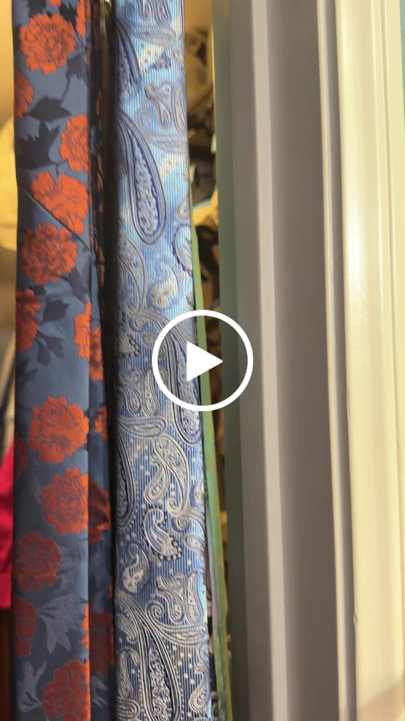 Customer video review of Ties2you Mens Paisley Tie Silk Sky Blue Suit Necktie Handkerchief Cufflinks Set