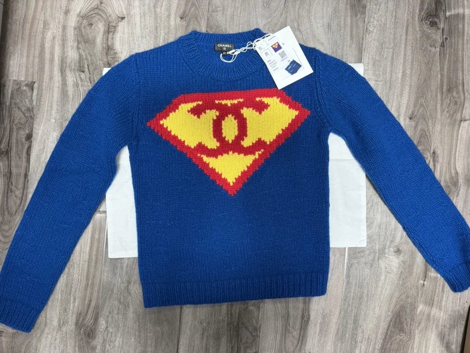 Customer photo review of Chanel 2026 Sweater Blue Red Yellow Cashmere