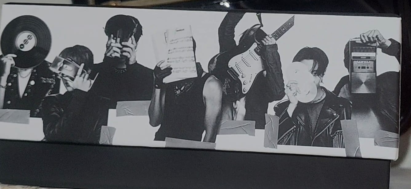 Customer photo review of BTS - ARIRANG 5TH ALBUM T-SHIRT CD BOX SET VER