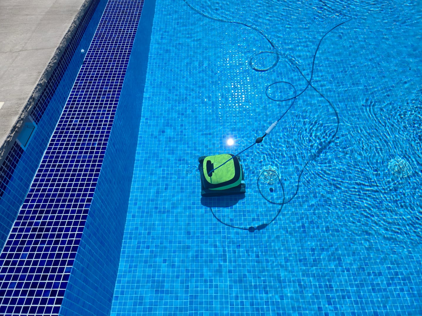 Customer photo review of Dolphin T2000 Corded Robotic Pool Vacuum Maytronics - Enhanced Warranty Included