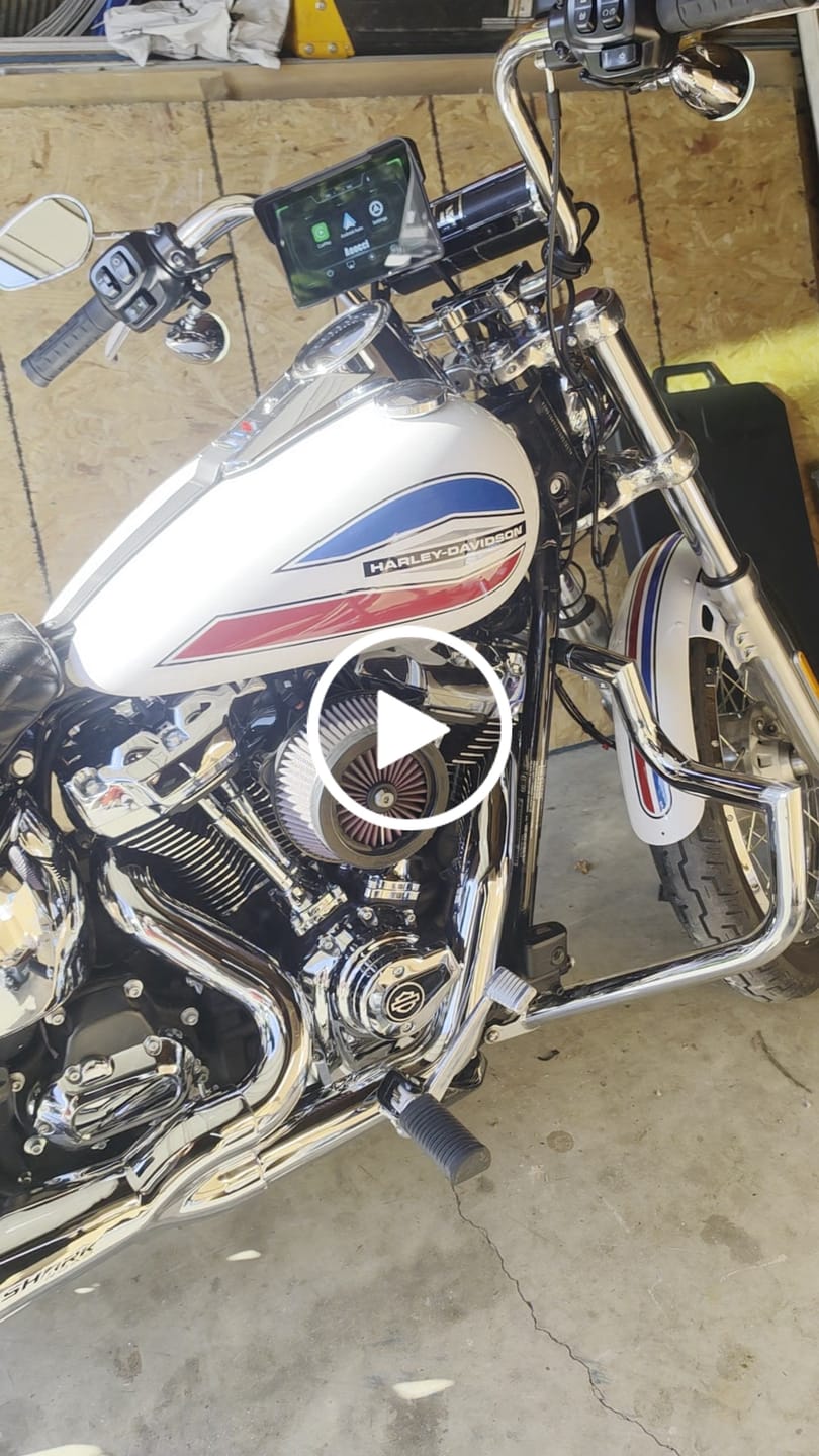 Customer video review of 28L - Pantheon Medium Quick Mount Motorcycle Saddlebags For Harley Softail Super Glide FXD
