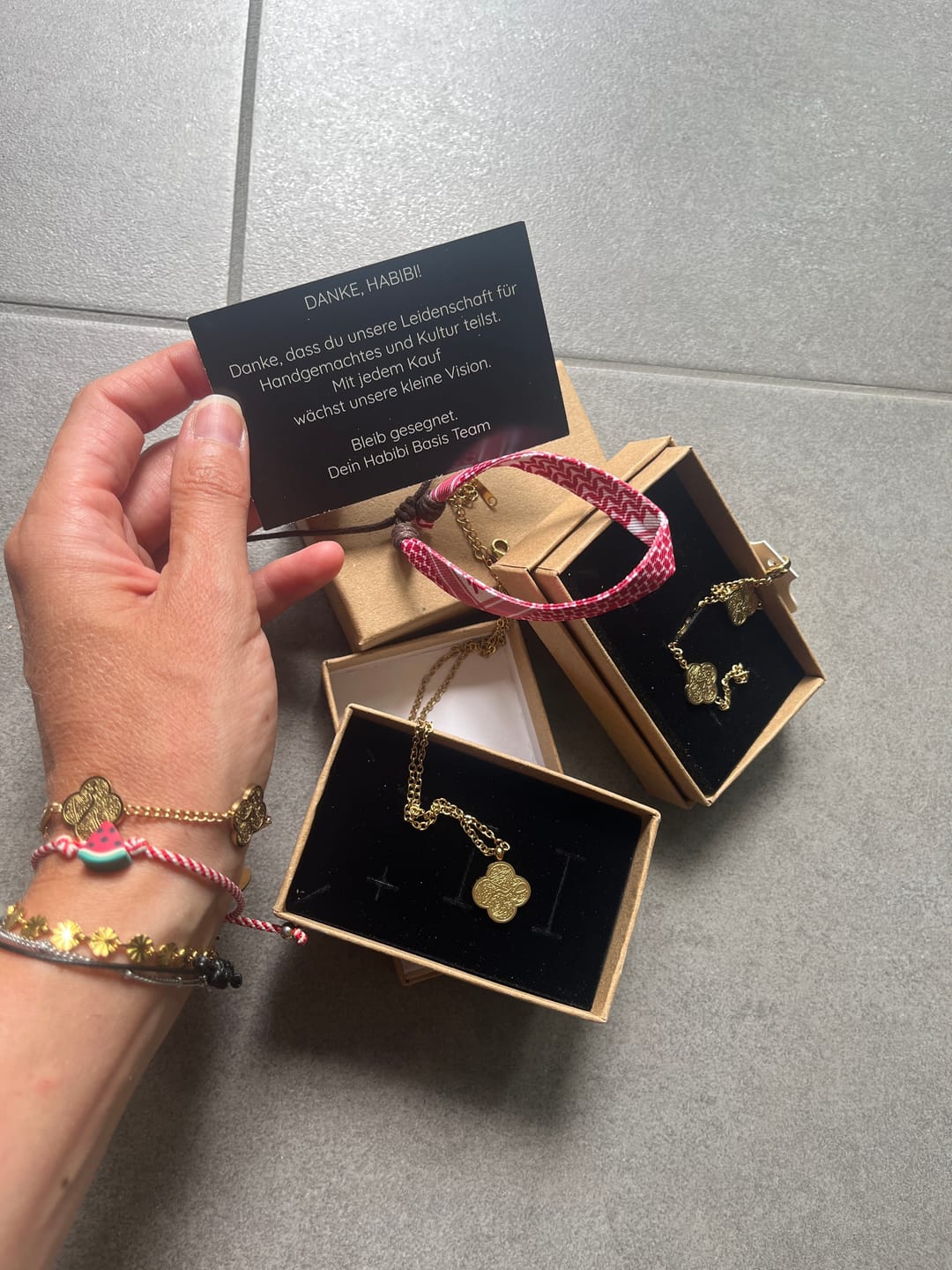 Customer photo review of Arabisches Armband mit Gravur: Sabr, Shukr, Tawakkul