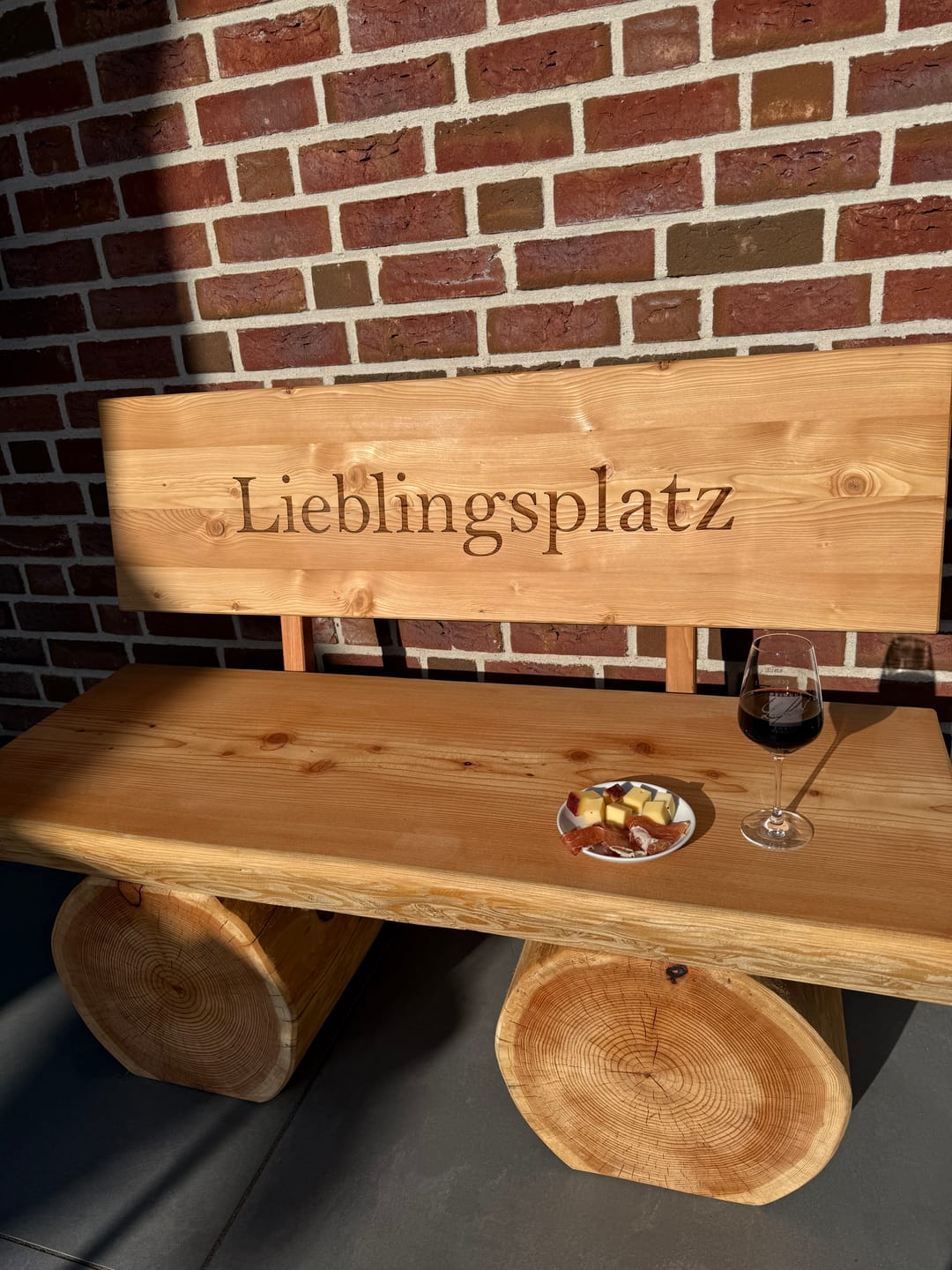 Customer photo review of Baumstammbank ,,Buchsee" aus Lärchenholz mit Lehne