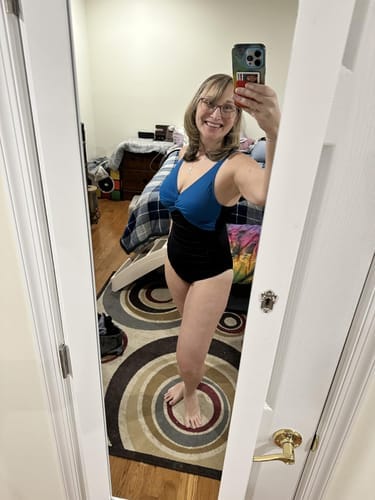 Customer photo review of Emoswim - Women Tummy Control One Piece Swimsuit - Push Up Bathing Suit Full Coverage Slimming Swimwear