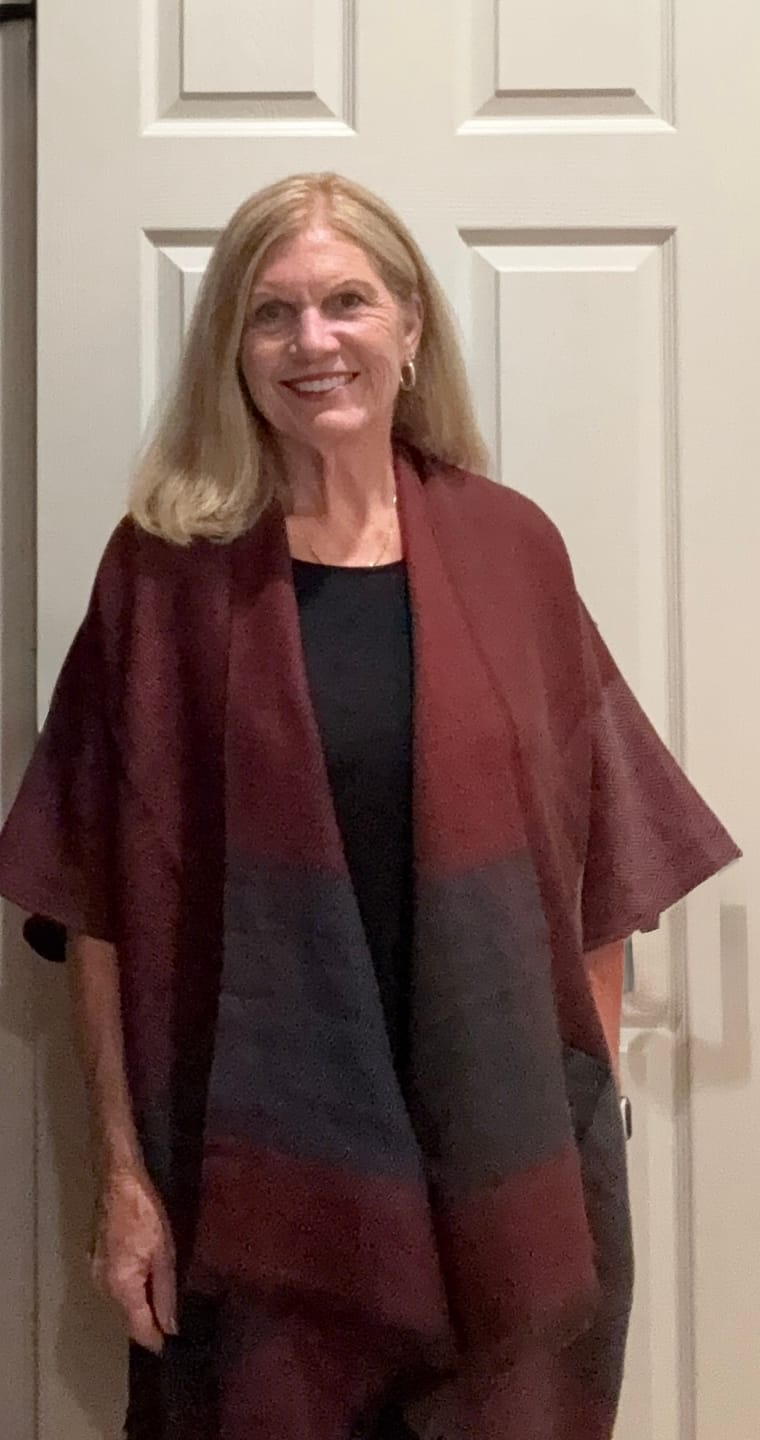 Customer photo review of NEW! Wool Poncho Trudi Artemisia