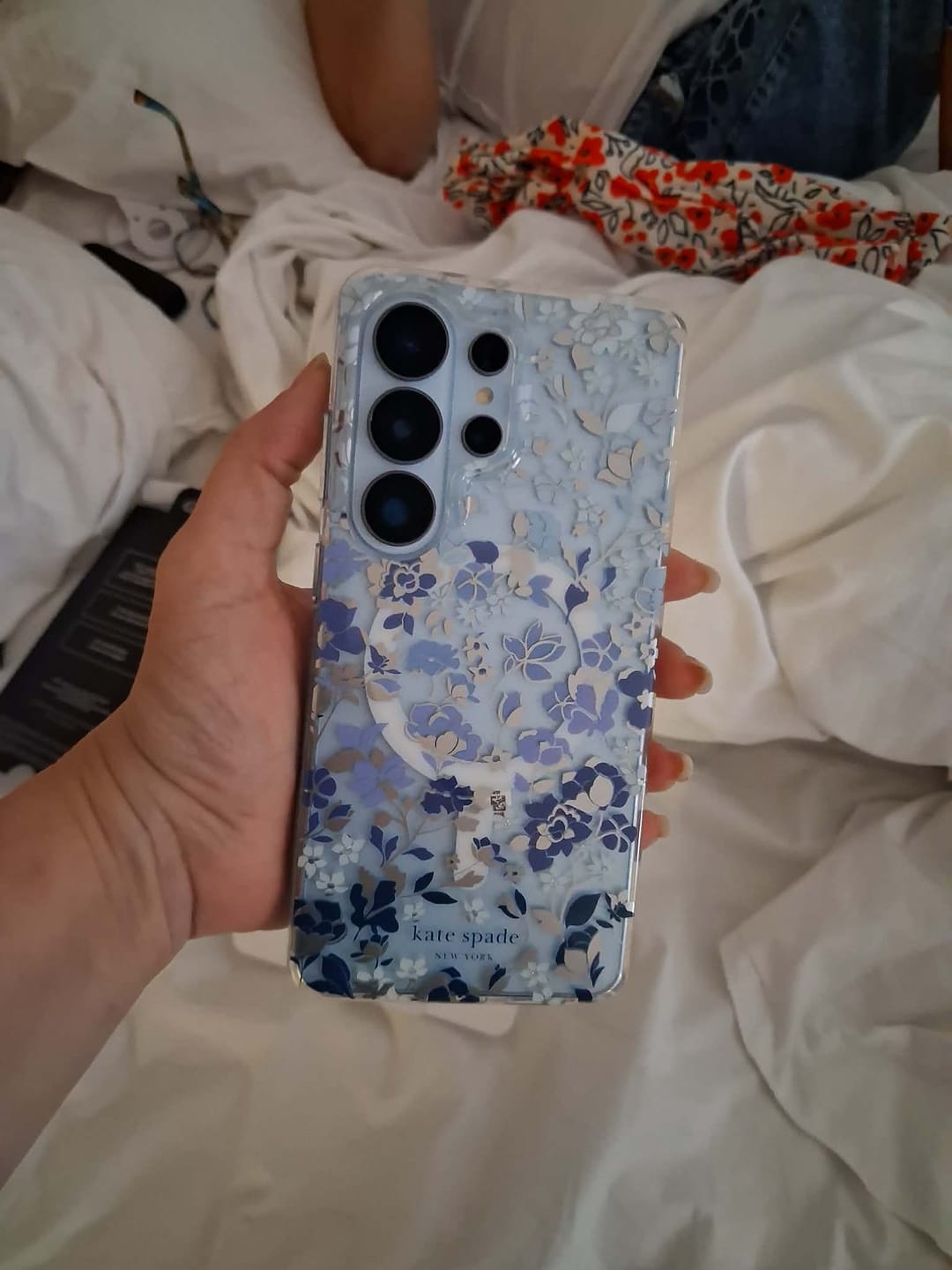 Customer photo review of Kate Spade Flowerbed Blue Case w/ Magnet for Galaxy S26 Ultra