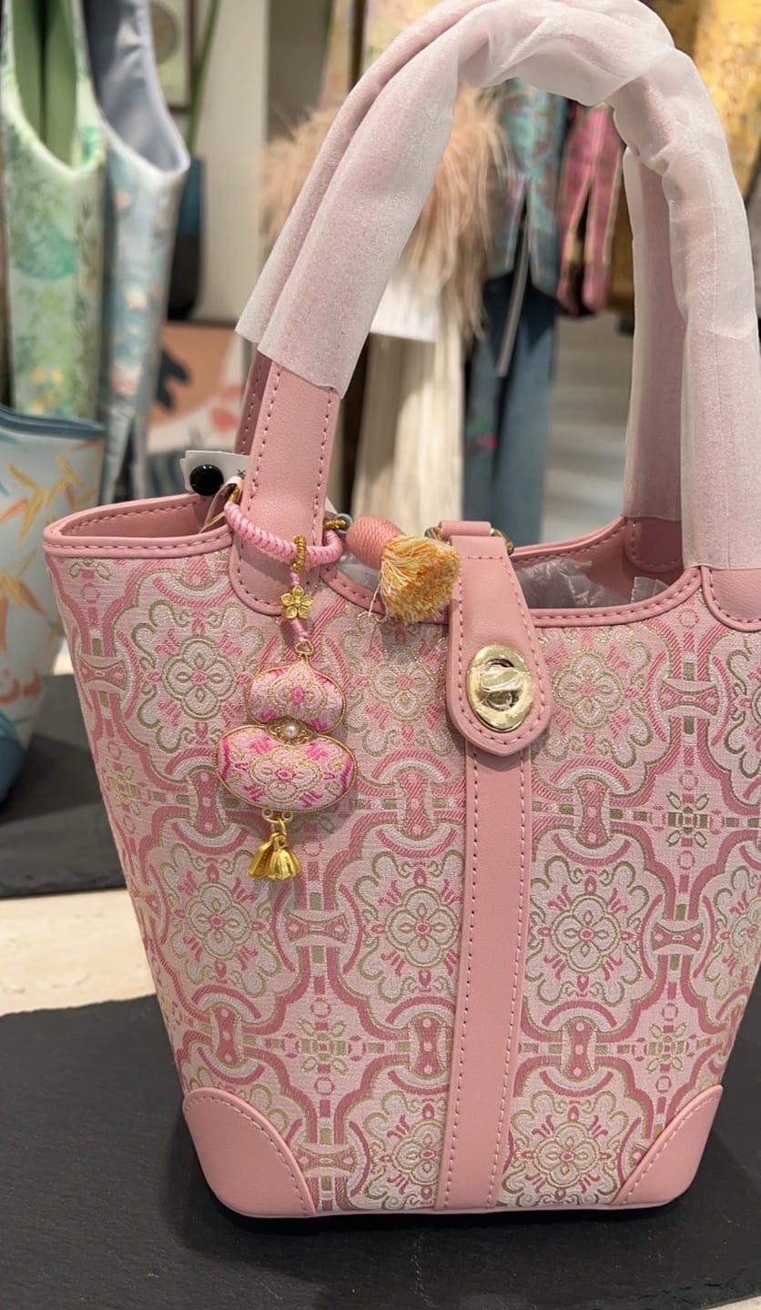 Customer photo review of Tang Red 14 Dingsheng Blossom Song Brocade Bucket Bag