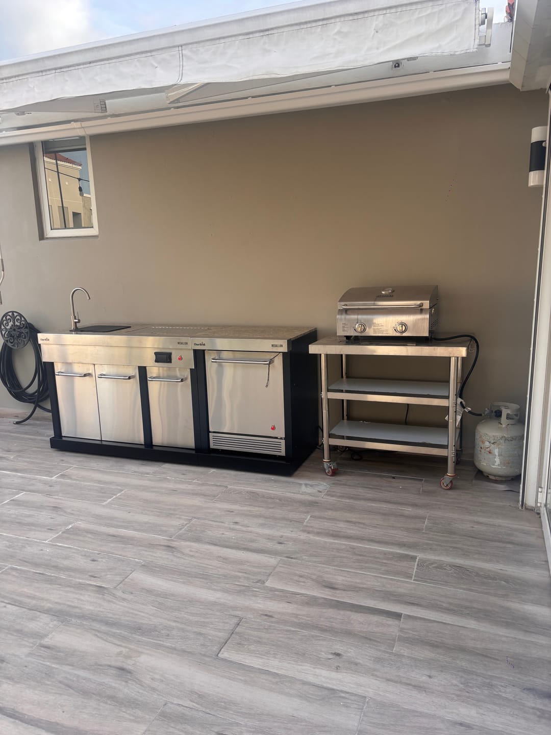 Customer photo review of Char-Broil 463246518 MODULAR OUTDOOR KITCHEN REFRIGERATOR