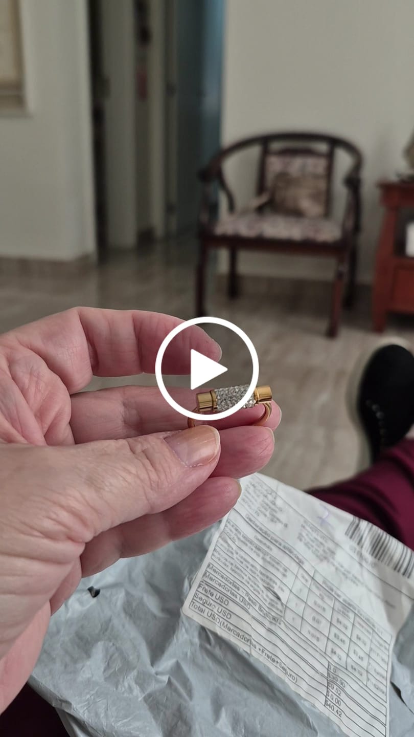 Customer video review of Anel Glitz Giratório Banhado em Ouro 18K