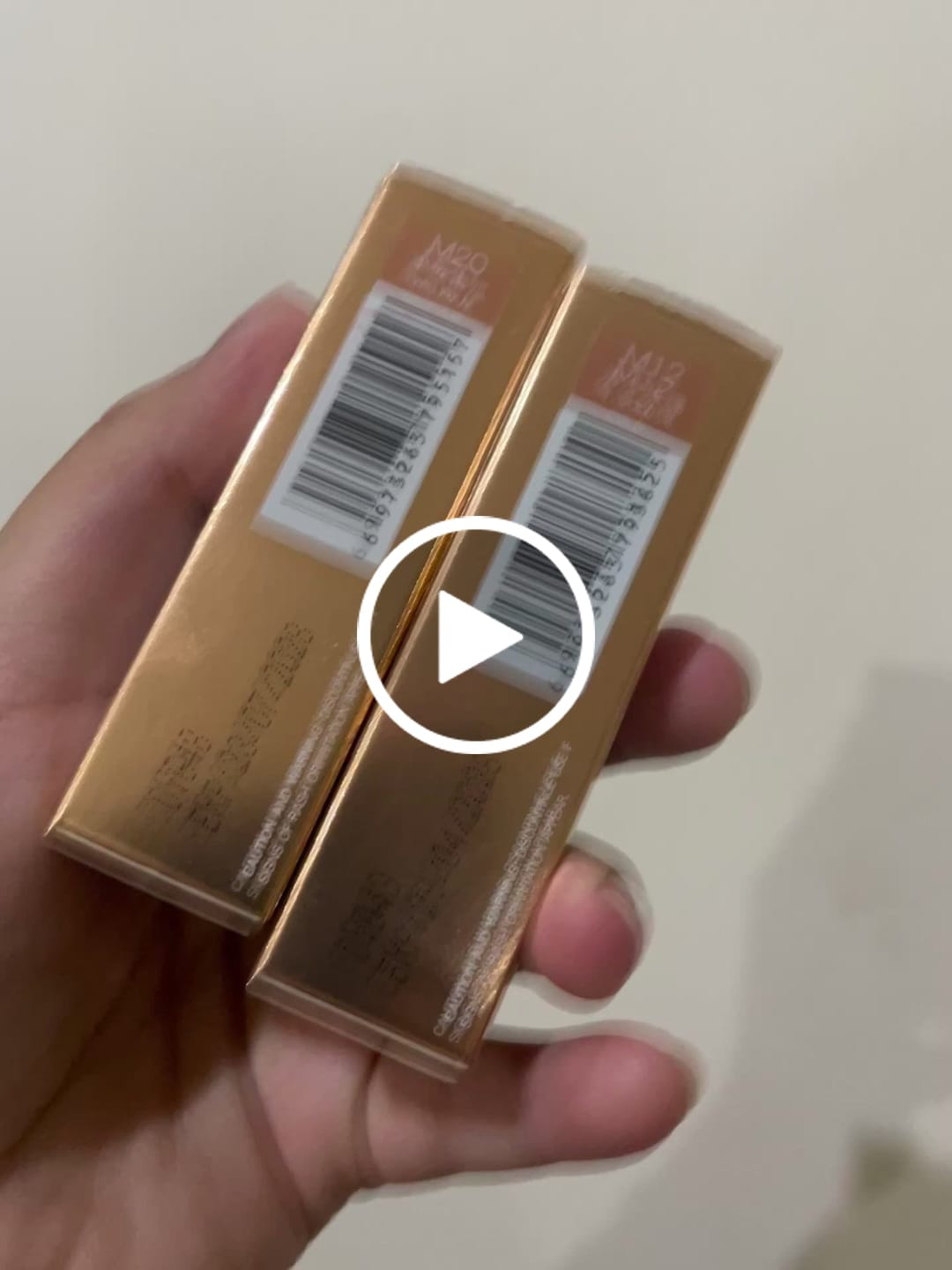 Customer video review of O.TWO.O MISTY KISS LOCK COLOUR MATTE LIPSTICK