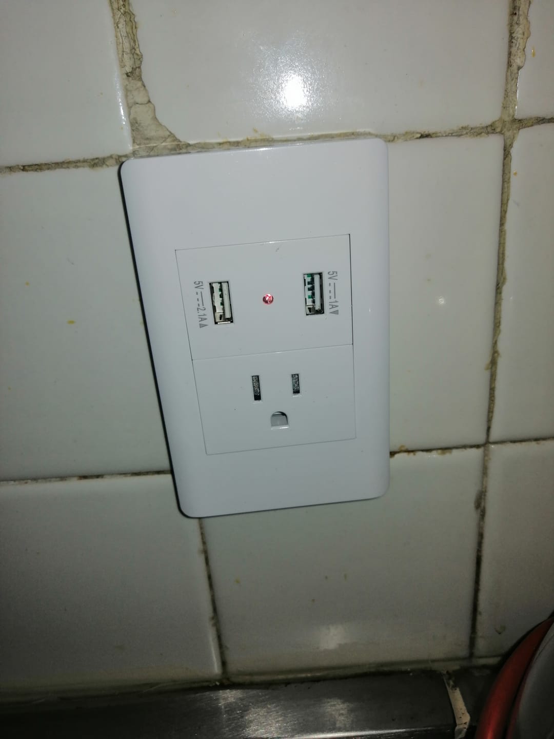 Customer photo review of Placa Armada Contacto Y 2 Usb Cousb-Lb Blanca Volteck