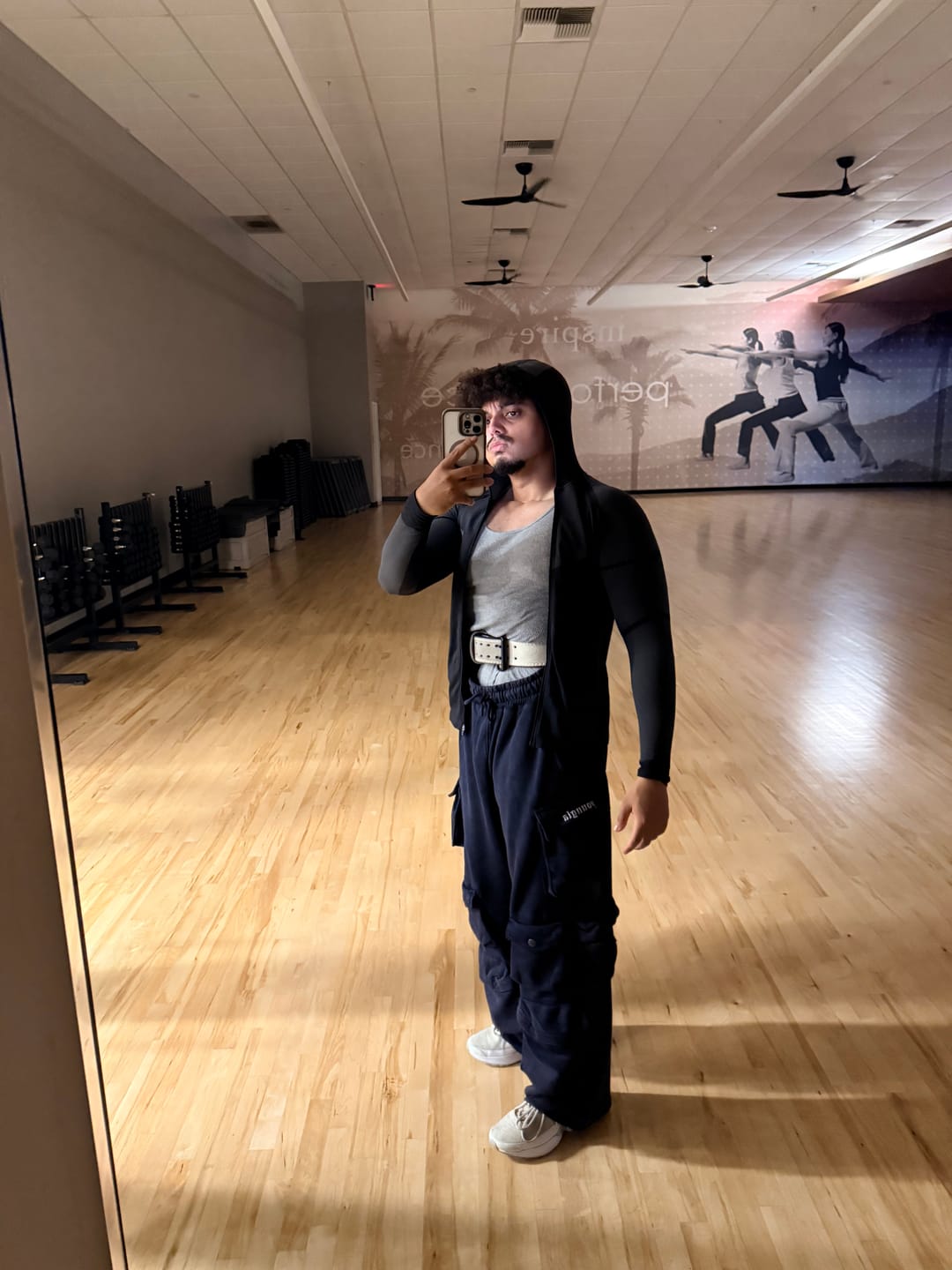 Customer photo review of 2005 - Hella Pocket Sweats