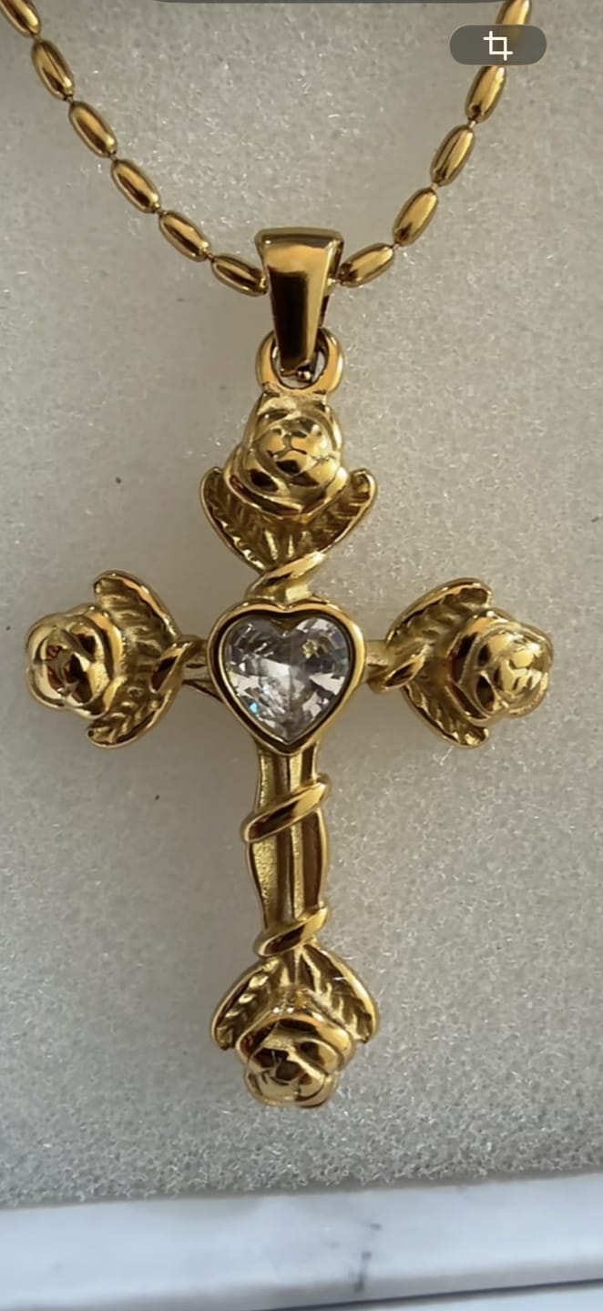 Customer photo review of Collier Croix Rose et Coeur