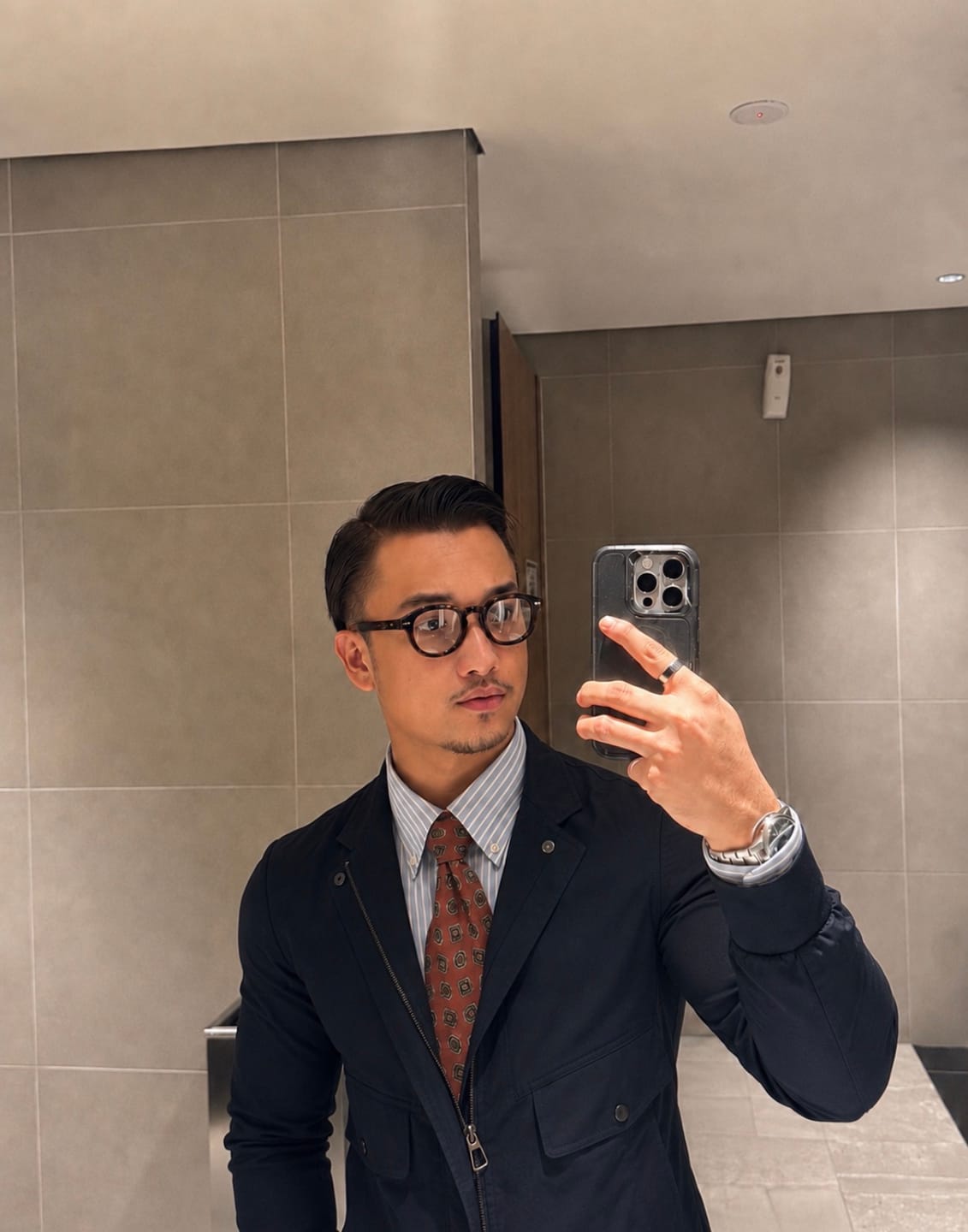 Customer photo review of Fortis Bomber Jacket - Dark Blue
