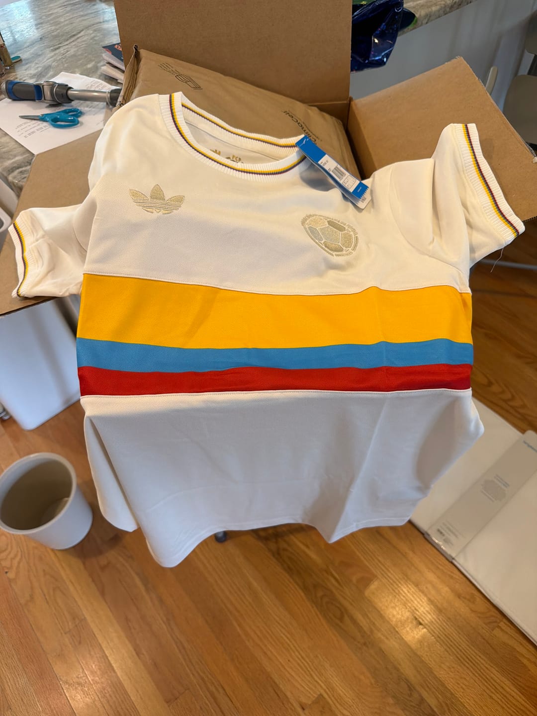 Customer photo review of Colombia Maglia Home 100th Anniversario