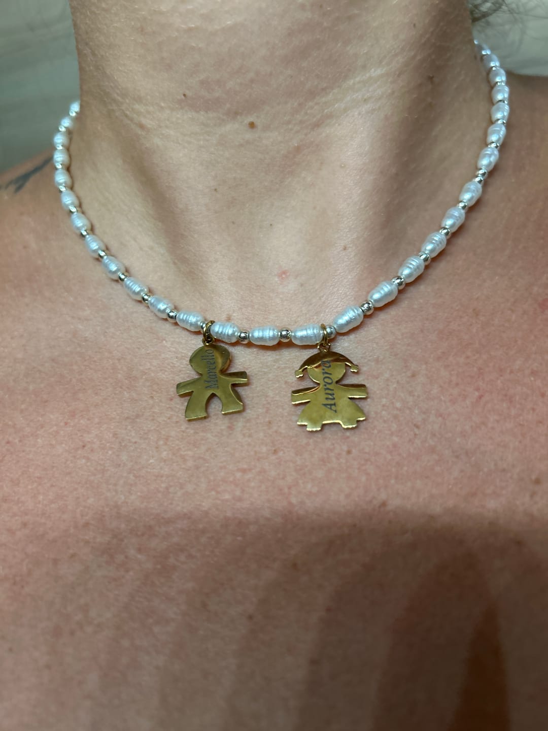 Customer photo review of Girocollo perline con bambini e incisione