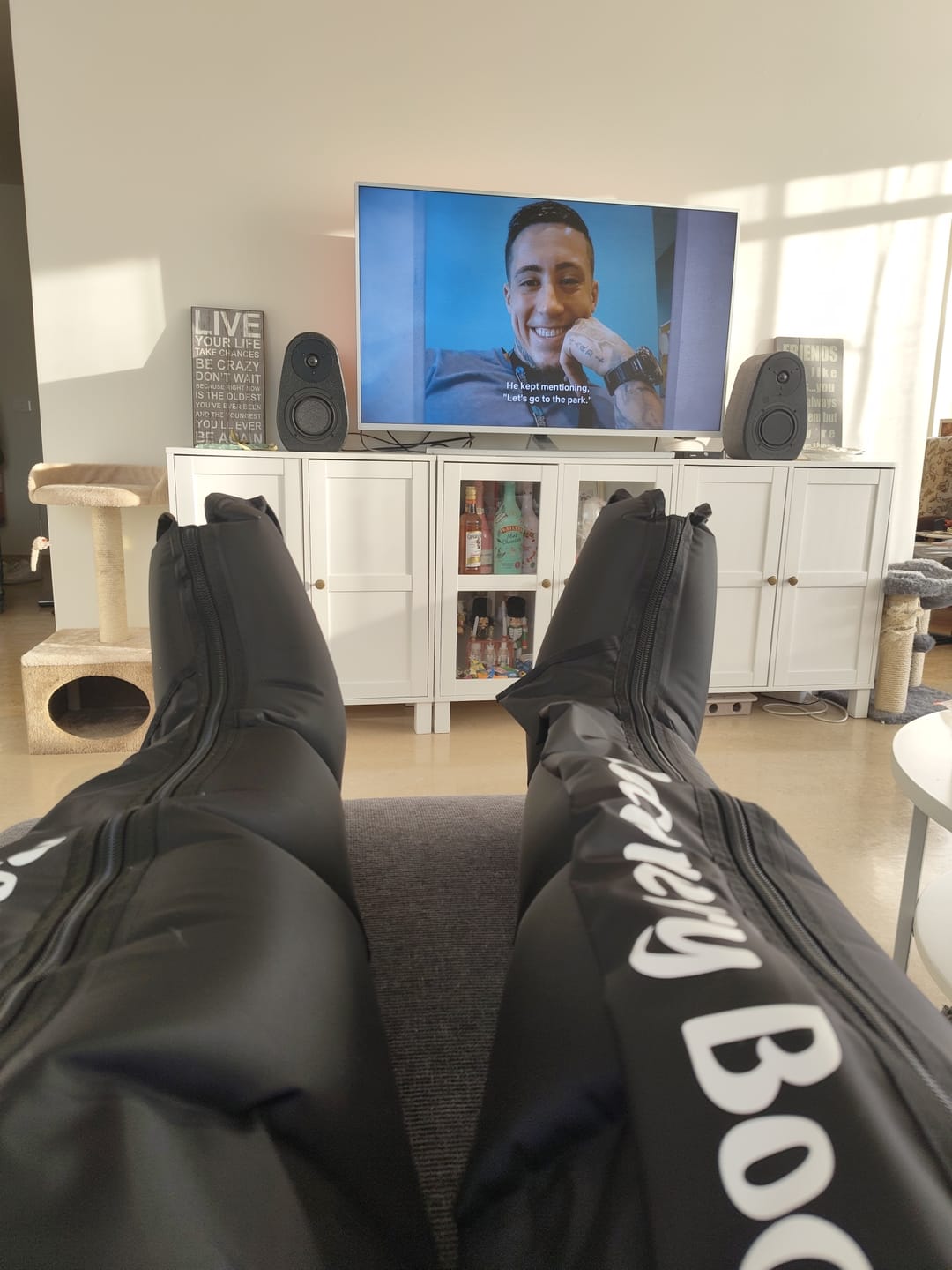 Customer photo review of Þrýstinuddtæki (Air Compression Therapy)