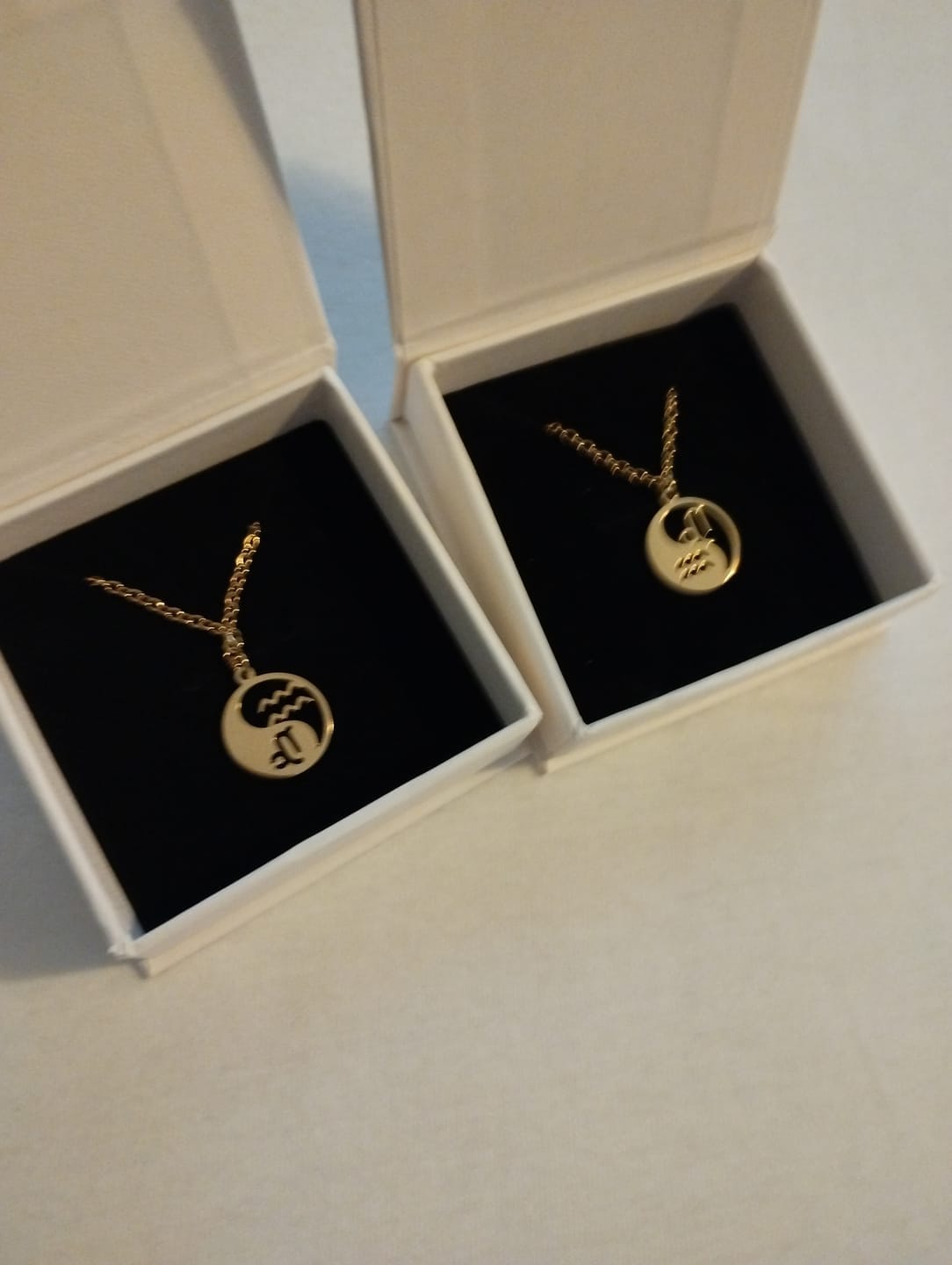 Customer photo review of Collier Signe Astrologique