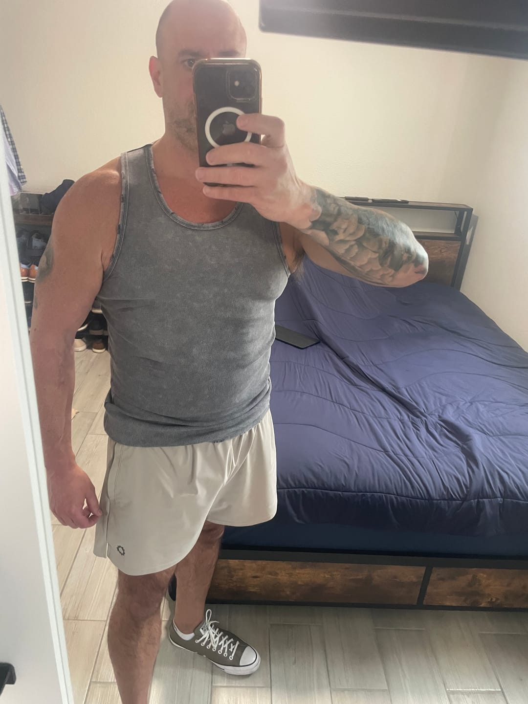 Customer photo review of Essential Shorts 5" Inseam