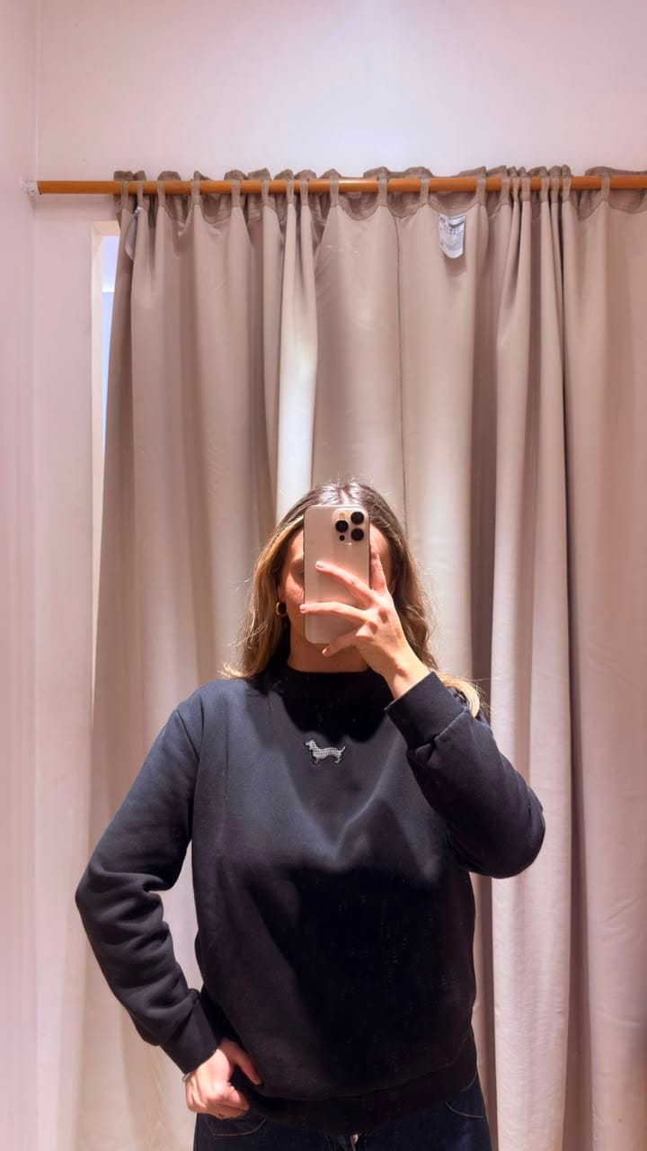 Customer photo review of Polerón Crew Neck Perro Black