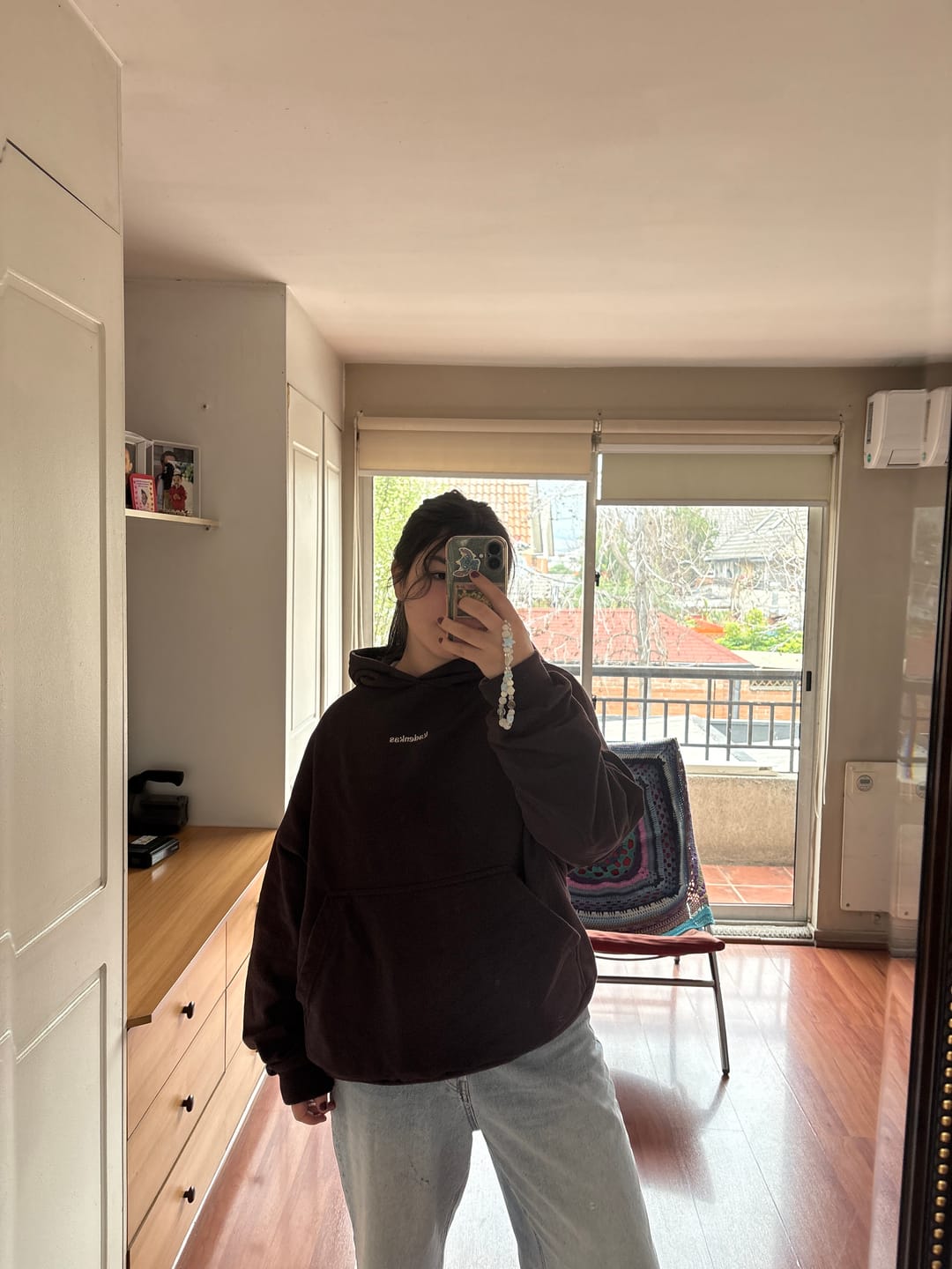 Customer photo review of POLERÓN HOODIE CAFÉ - OVERSIZE CON GORRO LOGO BORDADO