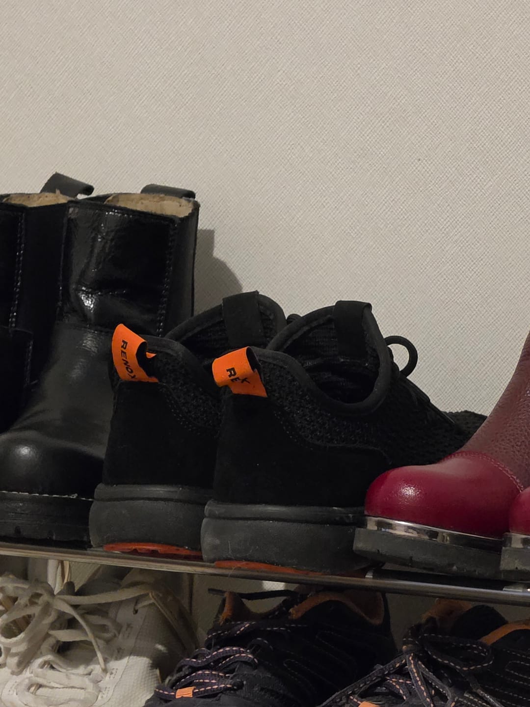 Customer photo review of Zapatilla Versa Knit Negro Unisex
